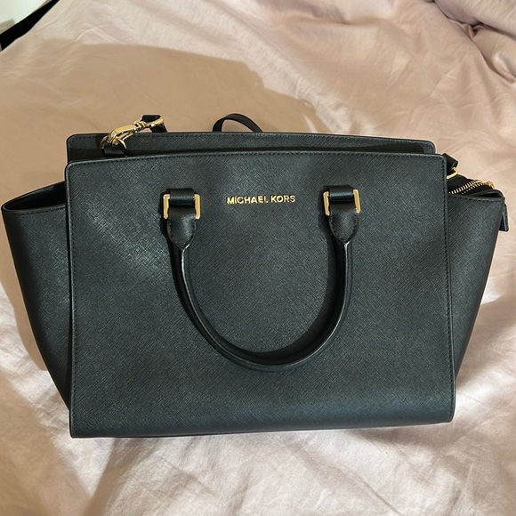 Like new! Michael kors black medium satchel bag - Picture 1 of 4